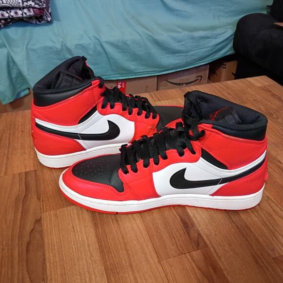 RARE Nike Jordan 1 Retro Air Max Red Mens Shoes 332550-800 Size 10.5 main image 7